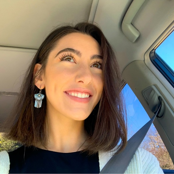 Meet your Posher, Emily - Picture 1 of 1